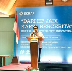 Kementerian Ekraf Latih Santri Manfaatkan Smartphone sebagai Sarana Produksi Kreatif