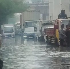 Banjir Rob Setinggi 40 Sentimeter Genangi Jalan RE Martadinata