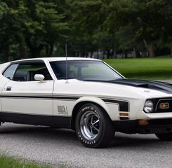 Ford Mustang Mach 1 1971, Ikon Klasik yang Tetap Memikat dan Terawat