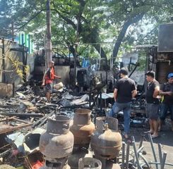 9 Kios dan 8 Kendaraan Hangus Terbakar dalam Insiden Pengeroyokan di Kalibata