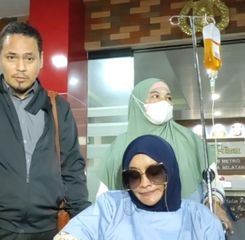 Tangan Diinfus dan Pakai Kursi Roda, Doktif Diperiksa Sebagai Tersangka Terkait Laporan Richard Lee