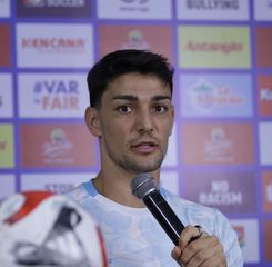 Lupakan Konvoi, Federico Barba Minta Persib Bandung Fokus Lawan Persijap Jepara