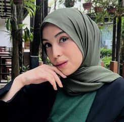 Sabrina Farhana Istri Founder Nussa Rara yang Dijuluki 'Pelakor Syariah'