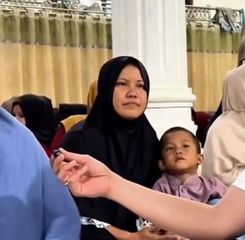 Kebahagiaan Seorang Nenek di Aceh Tamiang: Rumah Kembali Dibangun, Tak Lagi Tinggal di Tenda