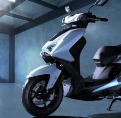 Yamaha Cygnus X 125 Terbaru Dirilis, Skuter Mungil dengan Fitur Premium ala Motor Besar