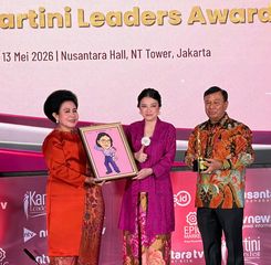 Ida Yulidina Purbaya Dianugerahi The Graceful Influence Nusantara Kartini Leaders Awards
