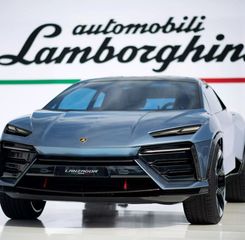 Ferrari Gaspol Mobil Listrik, Lamborghini Tegaskan Konsumen Supercar Belum Siap EV