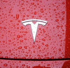 Tesla Recall 20.349 Mobil di AS, Lampu Depan Terlalu Terang Picu Risiko Kecelakaan