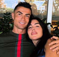 Cristiano Ronaldo Nikahi Georgina Setelah 10 Tahun Bersama