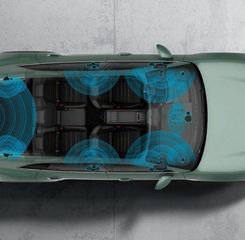 Porsche Sulap Teknologi Chip Charger Ponsel Jadi Sistem Audio Mobil Makin Ringkas dan Efisien