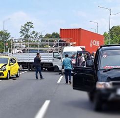 Kecelakaan Beruntun 15 Kendaraan di Tol Cipularang Diduga Gegara Rem Blong