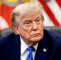 Trump Ganti Istilah AI Jadi "Super Intelligence", Media Ikut Disorot