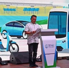 Tekan BBM dan Emisi, Moeldoko Usulkan Insentif Mobil Listrik Komersial