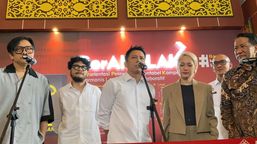 Ariel NOAH Kena Sentil Tajam Hakim MK Soal UU Hak Cipta: Kalau Nyanyi Jelas