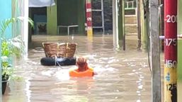 Update Banjir Jakarta Sore Ini: 16 Jalan Masih Tergenang