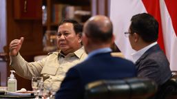 Prabowo Kritik Belanja Daerah Tak Produktif, Singgung Mobil Dinas Kepala Daerah Rp8 Miliar