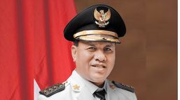 Bupati dan Sekda Kuansing Serahkan Diri ke KPK, Langsung Jalani Pemeriksaan Intensif