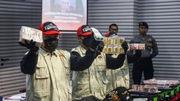 KPK Sita Aset Rp21,2 Miliar dalam OTT Bupati Sukoharjo, Uang Tunai hingga Emas Diamankan