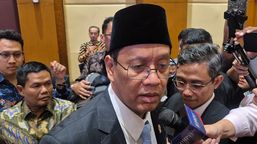 Purbaya Respons Nasib Gaji Guru Tahun Depan, Naik atau Tidak?