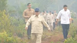 Prabowo Cek Langsung Lokasi Kebakaran Hutan di Kalimantan Barat
