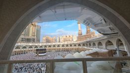 Askar Terluka Saat Gagalkan Aksi Pria Lompat dari Lantai Atas Masjidil Haram