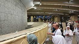 Puncak Haji, Hari Kedua di Mina, Jemaah Lontar Jumrah Ula, Wustha, dan Aqabah