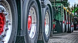 DPR Nilai Larangan Truk 17 Hari Beroperasi Rugikan Sopir dan Industri