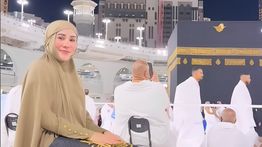 Transgender Isa Zega Umrah Pakai Baju Perempuan, Netizen Minta Usut Travelnya