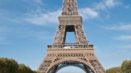 Ribuan Turis Dievakuasi dari Menara Eiffel Paris, Kenapa?