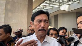 Luhut Ancam Pejabat yang Tak Pakai Produk Lokal: Kita Ramai-ramai Hajar