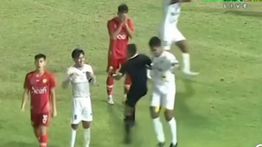 Video Detik-detik Aksi Wasit PON Diluar Nurul Buat Pemain Sulteng Berakhir Kena Bogem