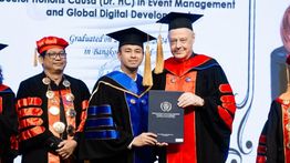 Raffi Ahmad Dapat Gelar Doktor dari Kampus di Thailand