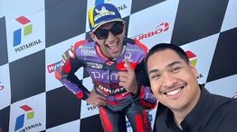 Foto Bareng Jorge Martin di MotoGP Mandalika, Dito Ariotedjo Tuai Kritik hingga Disebut Narsis