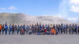 Rayakan Setahun Petualangan Komunitas, Suzuki Indonesia Beri Dukungan V-Strom Indonesia Owners di Bromo