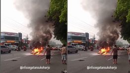 Ngeri! Motor Tiba-tiba Terbakar di Tengah Jalan Sukoharjo Jadi Tontonan Warga