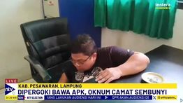 Camat 'Ngumpet' di Kolong Meja Usai Terpergok Bawa APK Paslon Bupati Pesawaran Lampung