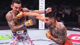 Sukses Pukul KO Holloway di UFC 308,  Topuria Bakal Rematch Lawan Volkanovski?