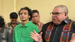 Nikita Mirzani Ingin Robohkan Rumah Vadel, Respons Umar Badjideh: Saya Gak Kenal Sampah Ini