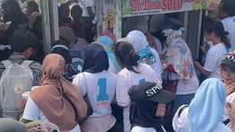 Belasan Ribu Pendukung Ridwan Kamil-Suswono Nikmati Makan Gratis di Kampanye Akbar