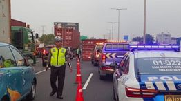 Pantes Macet Parah dari Tanjung Priok ke Pluit, Ternyata Truk Terbalik