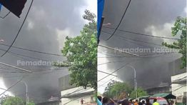 Kebakaran Gudang di Penjaringan, 18 Unit Pemadam Dikerahkan