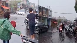 Genangan Air Akibat Hujan Deras di Bekasi: Jalan Raya Pondok Ungu Permai Terendam