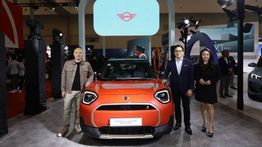 MINI Indonesia Hadirkan MINI Aceman dan MINI 5-Door di MUF GJAW 2024