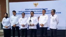 Kementerian Imipas Kirim 25 Ton Beras dan Paket Obat-obatan untuk Pengungsi Gunung Lewotobi NTT