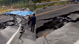 VIDEO: Penampakan Jalan Hancur dan Tidak Berbentuk, Usai Longsor Hantam Jalan Malang-Blitar