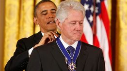 Mantan Presiden AS Bill Clinton Dilarikan ke Rumah Sakit