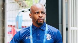 Greg Nwokolo Sebut Ada Coach Online yang Sernaknya Nyuruh Ganti Pemain