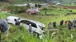 Gara-gara Aplikasi Navigasi, Fortuner Masuk Jurang 15 Meter di Batang Jawa Tengah