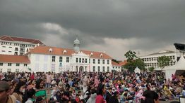 KRL dan Transjakarta Arah Kota Tua Beroperasi 24 Jam saat Malam Tahun Baru