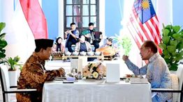 Prabowo Santap Makan Siang Bareng Anwar Ibrahin di Rumah Tangsi